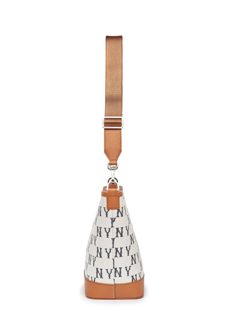 Big Classic MONOGRAM Jacquard New Bucket Bag NEW YORK YANKEES cream