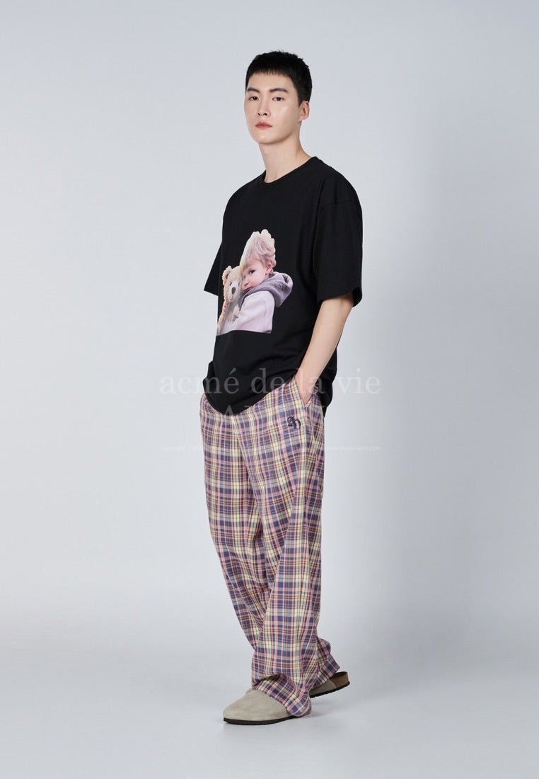 Baby Face Bear Doll Hug Short Sleeve T-Shirt Black