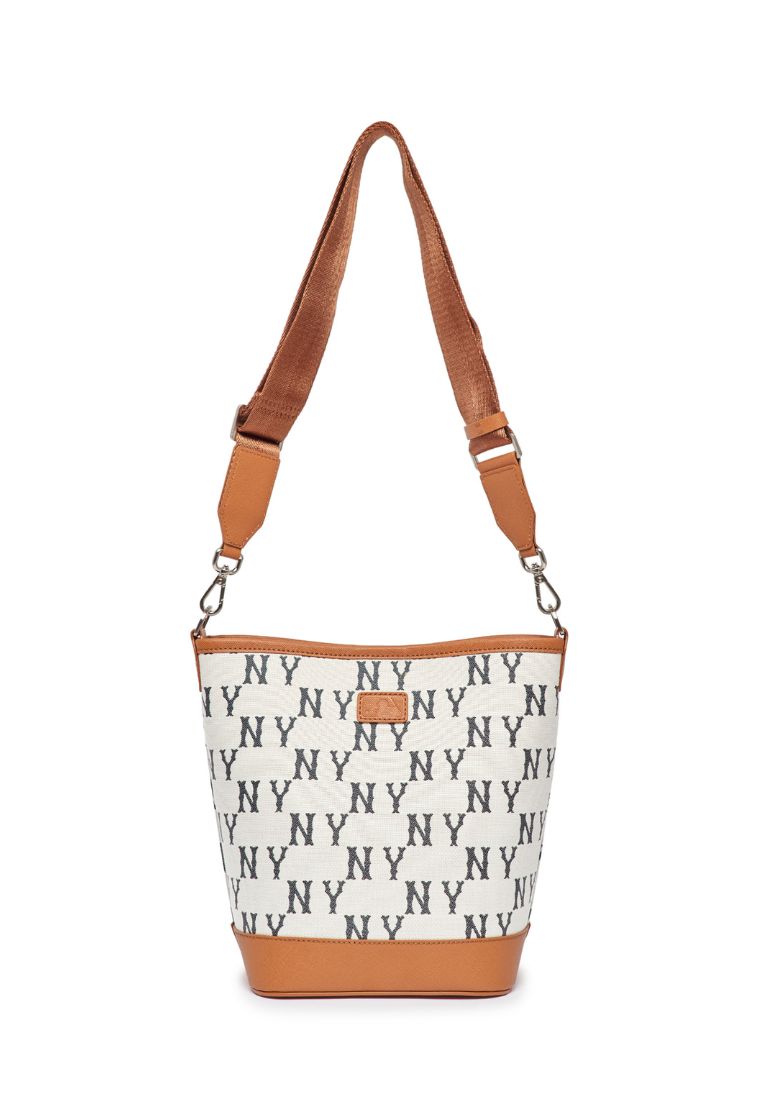 Big Classic MONOGRAM Jacquard New Bucket Bag NEW YORK YANKEES cream