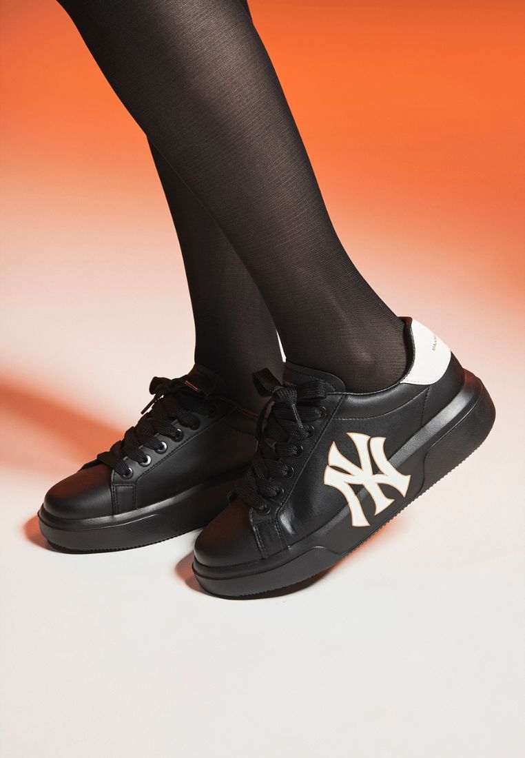 CHUNKY Classic A NEW YORK YANKEES black