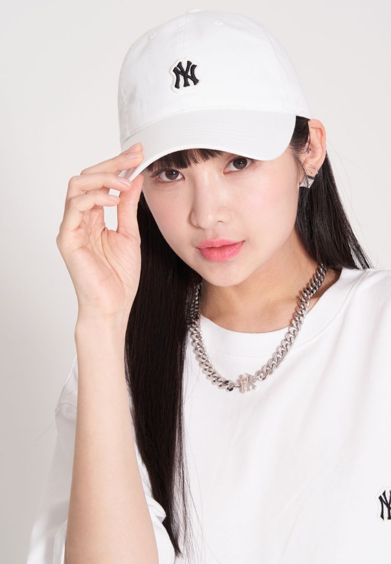 Basic Wappen Ball Cap NEW YORK YANKEES white