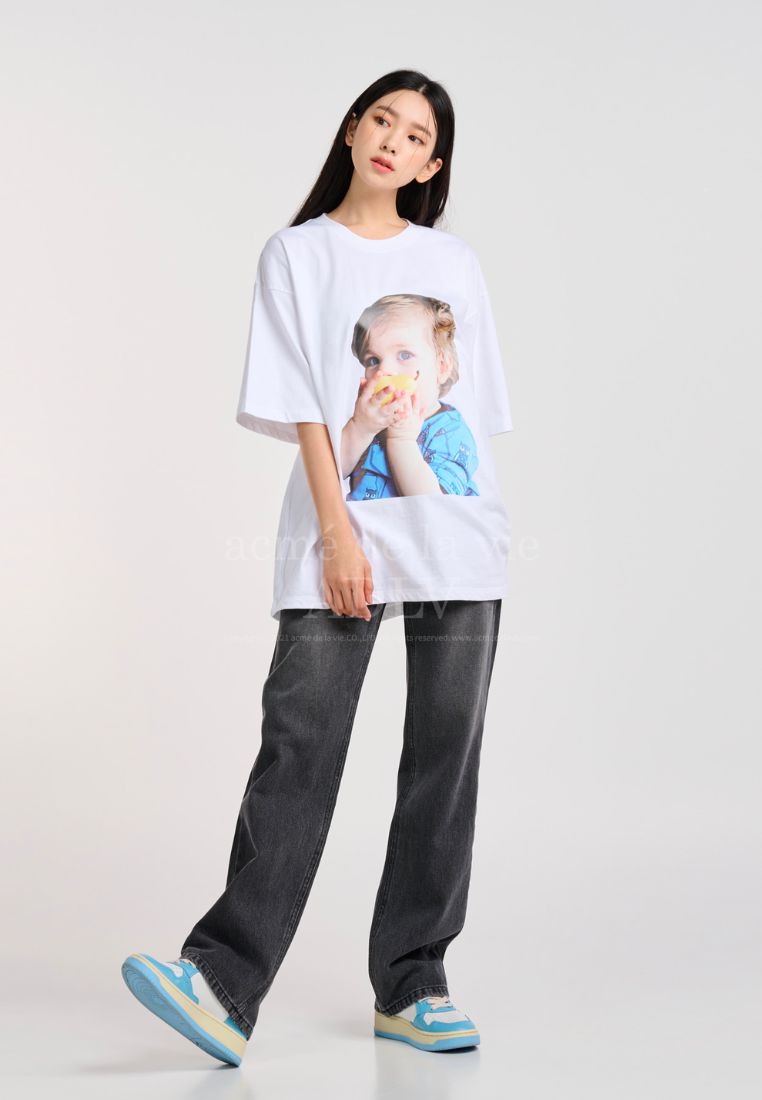 Baby Face Pear-Eating Baby Short Sleeve T-Shirt White