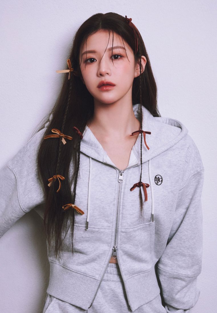 W Circle Logo Crop Hoodie Zipup Light Heather Gray