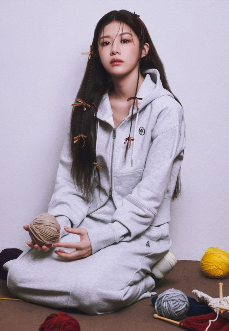 W Circle Logo Crop Hoodie Zipup Light Heather Gray