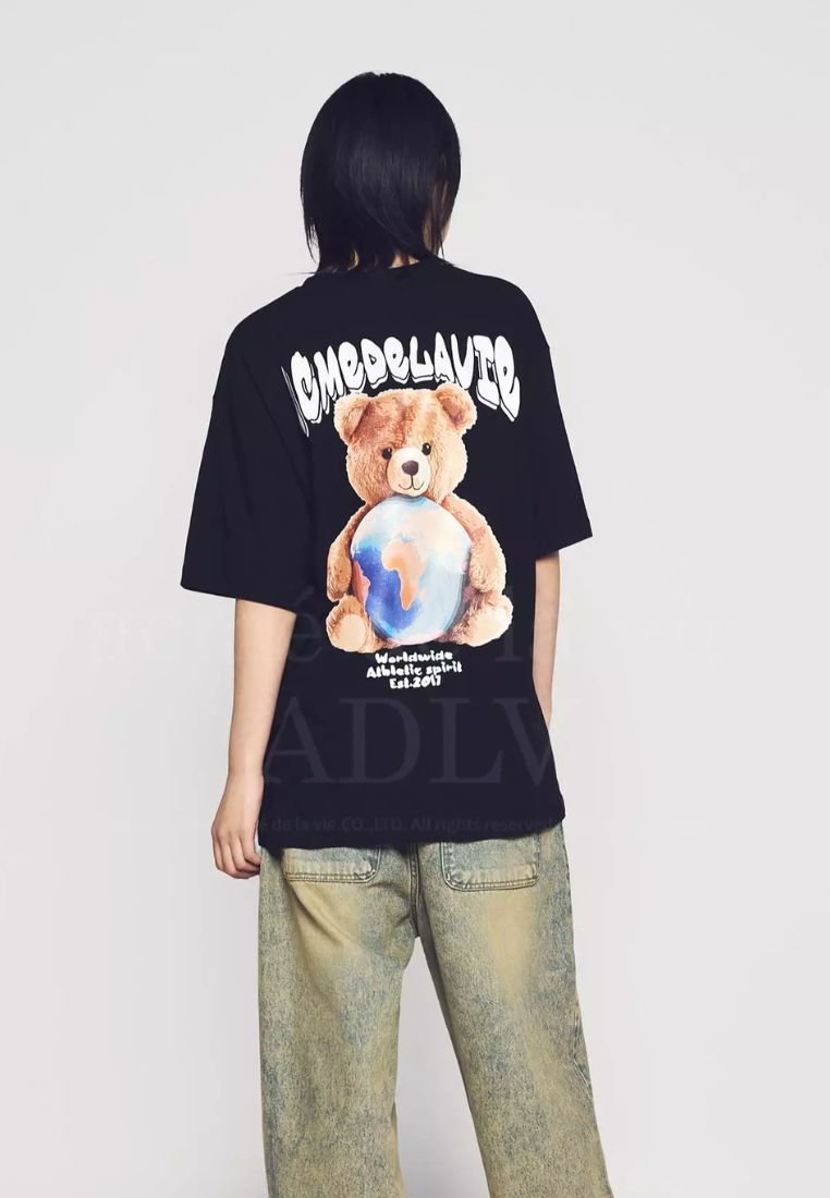 World Wide Globe Bear Artwork Short Sleeve T-Shirt Black