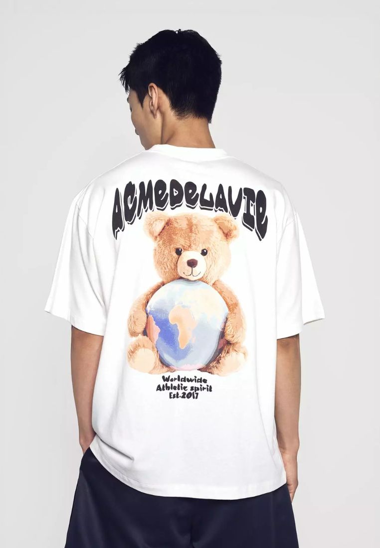 World Wide Globe Bear Artwork Short Sleeve T-Shirt Cream