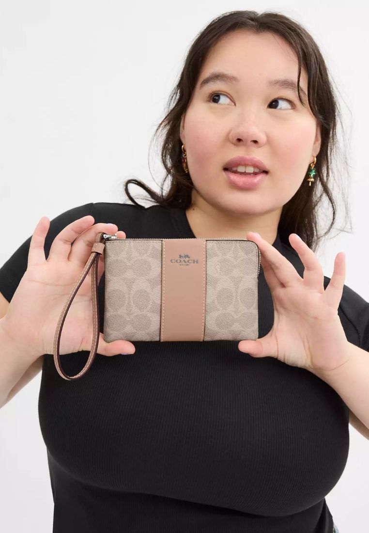 Corner Zip Wristlet In Signature Canvas With Stripe Silver Sand Taupe