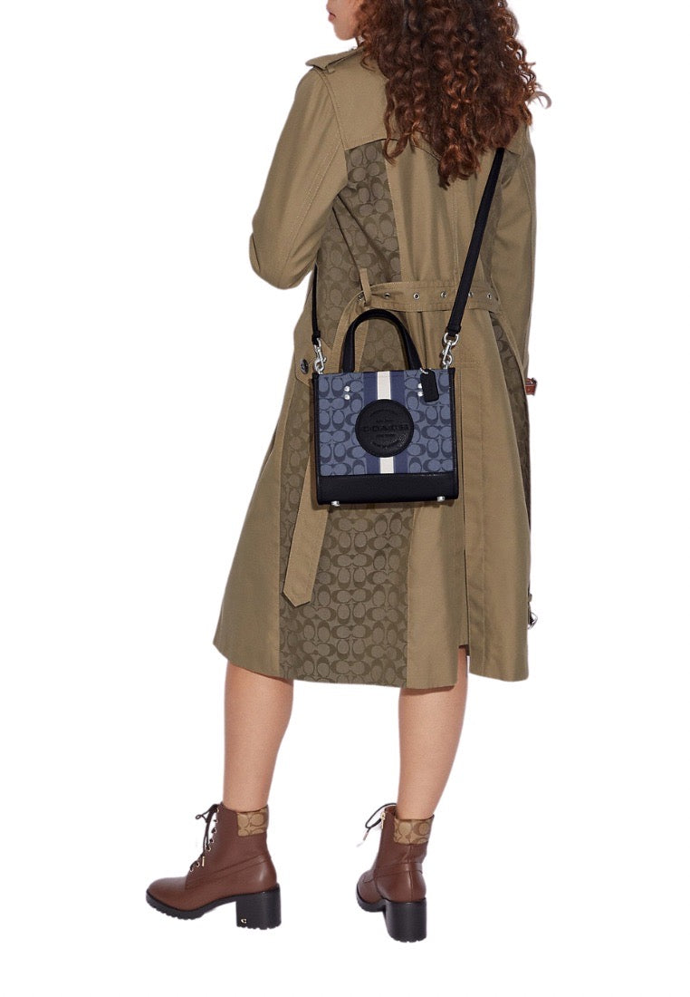 Signature Jacquard Dempsey Tote 22 Navy Multi
