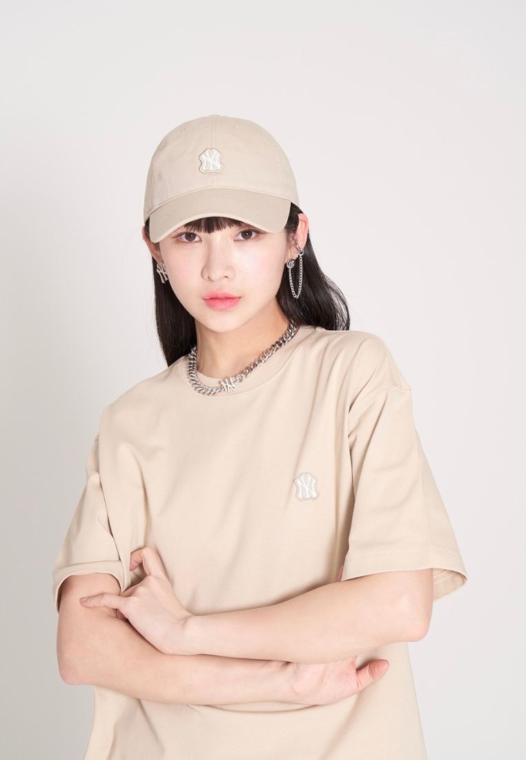 Basic Wappen Ball Cap NEW YORK YANKEES beige