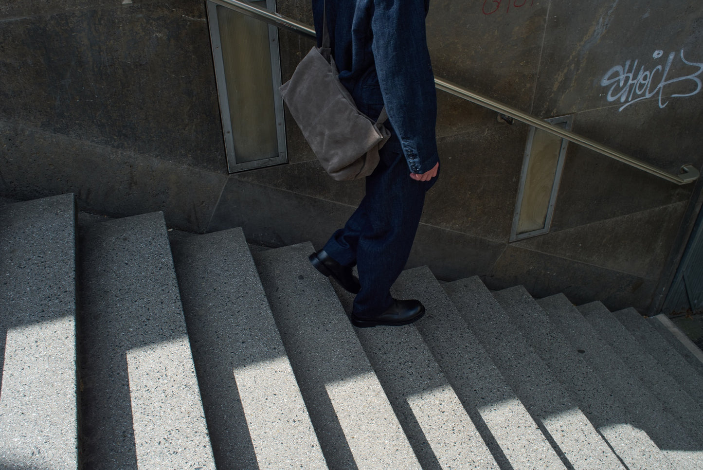 BRISE BAG suede grey