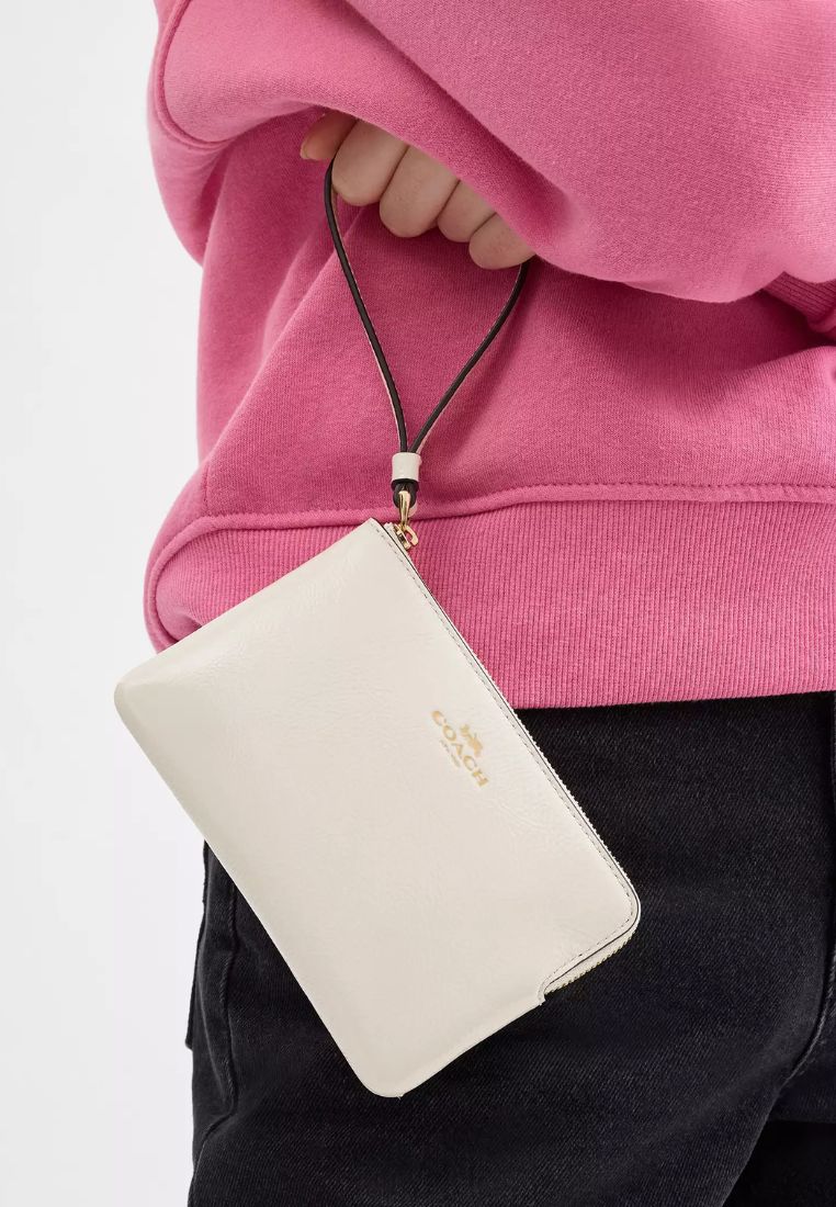 Corner Zip Wristlet Gold Pearl