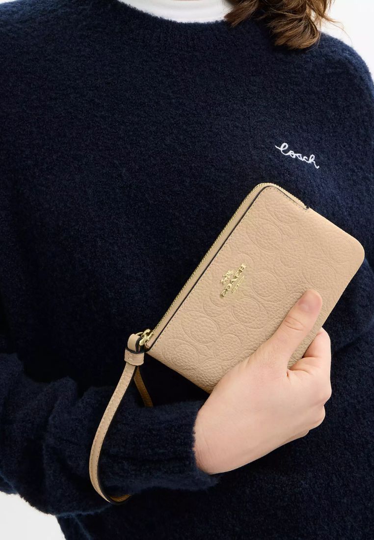 Corner Zip Wristlet In Signature Leather Gold Oat