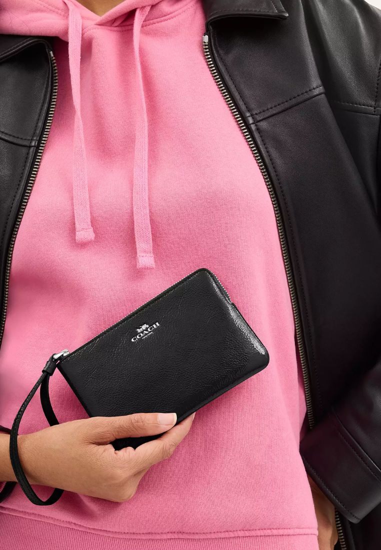 Corner Zip Wristlet Silver Black