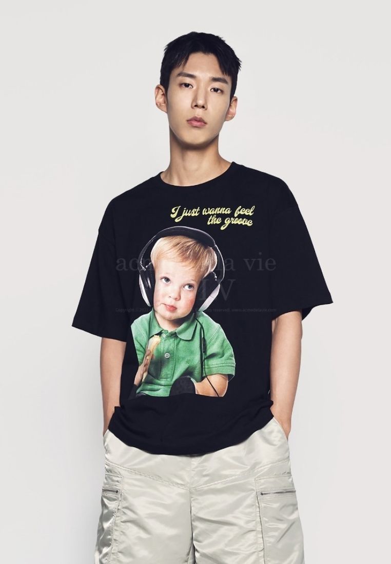 Headset Boy Lettering Baby Face Short Sleeve T-Shirt Black