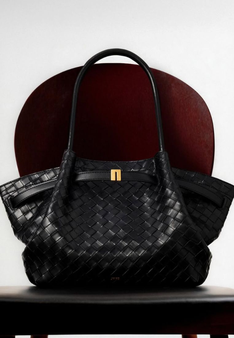 Hana Medium Weave Texture Tote Bag - Black