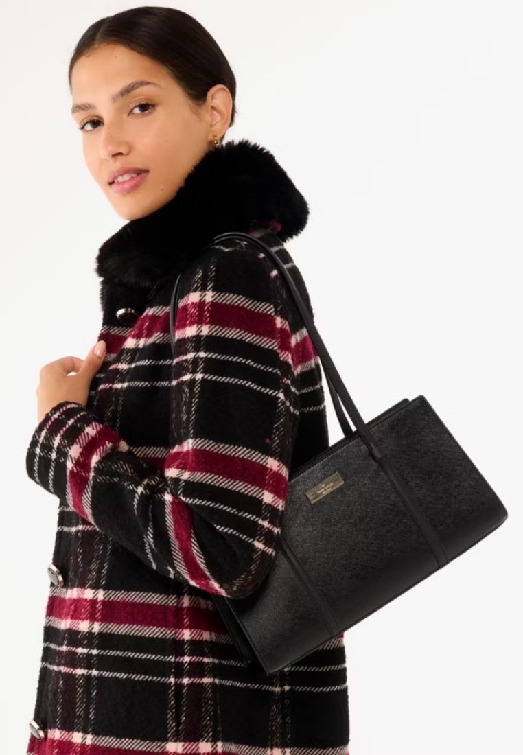 Kenzie Medium Shoulder Bag Black