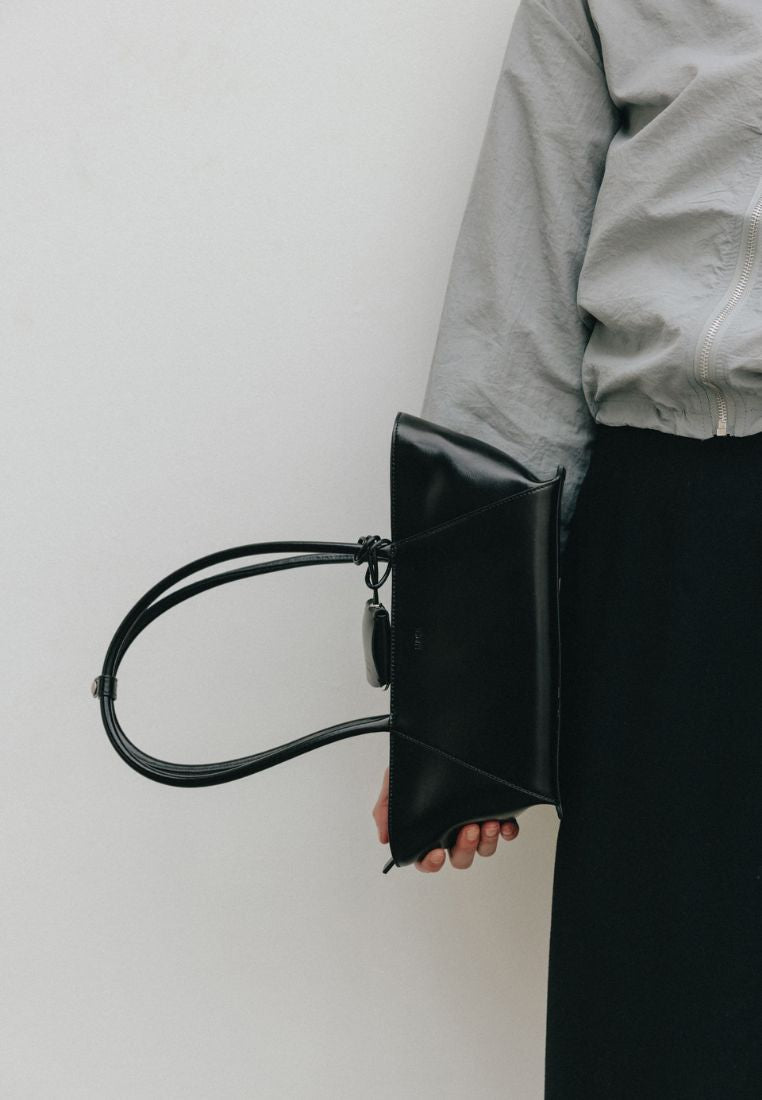 MONIQUE SHOULDER BAG soft black