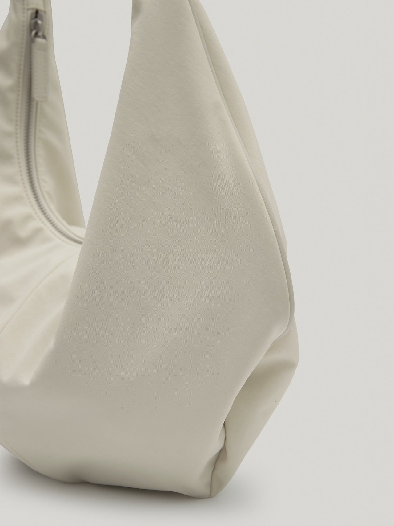 MOSSY HOBO BAG ecru white