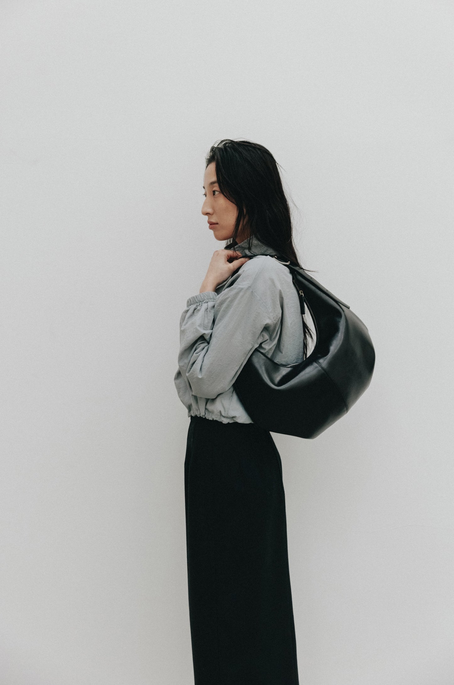 MOSSY HOBO BAG leather black