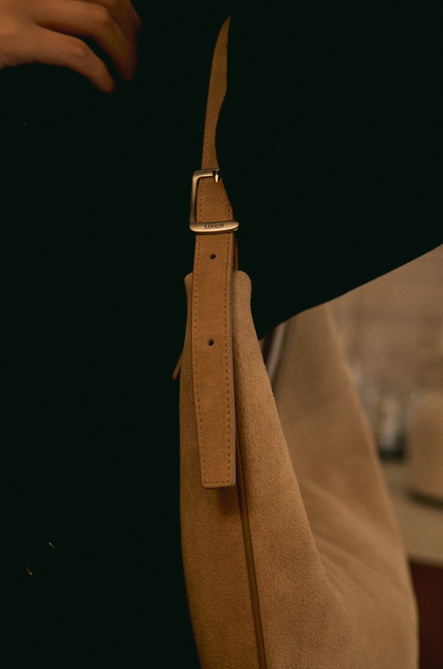 MOSSY HOBO BAG suede sand