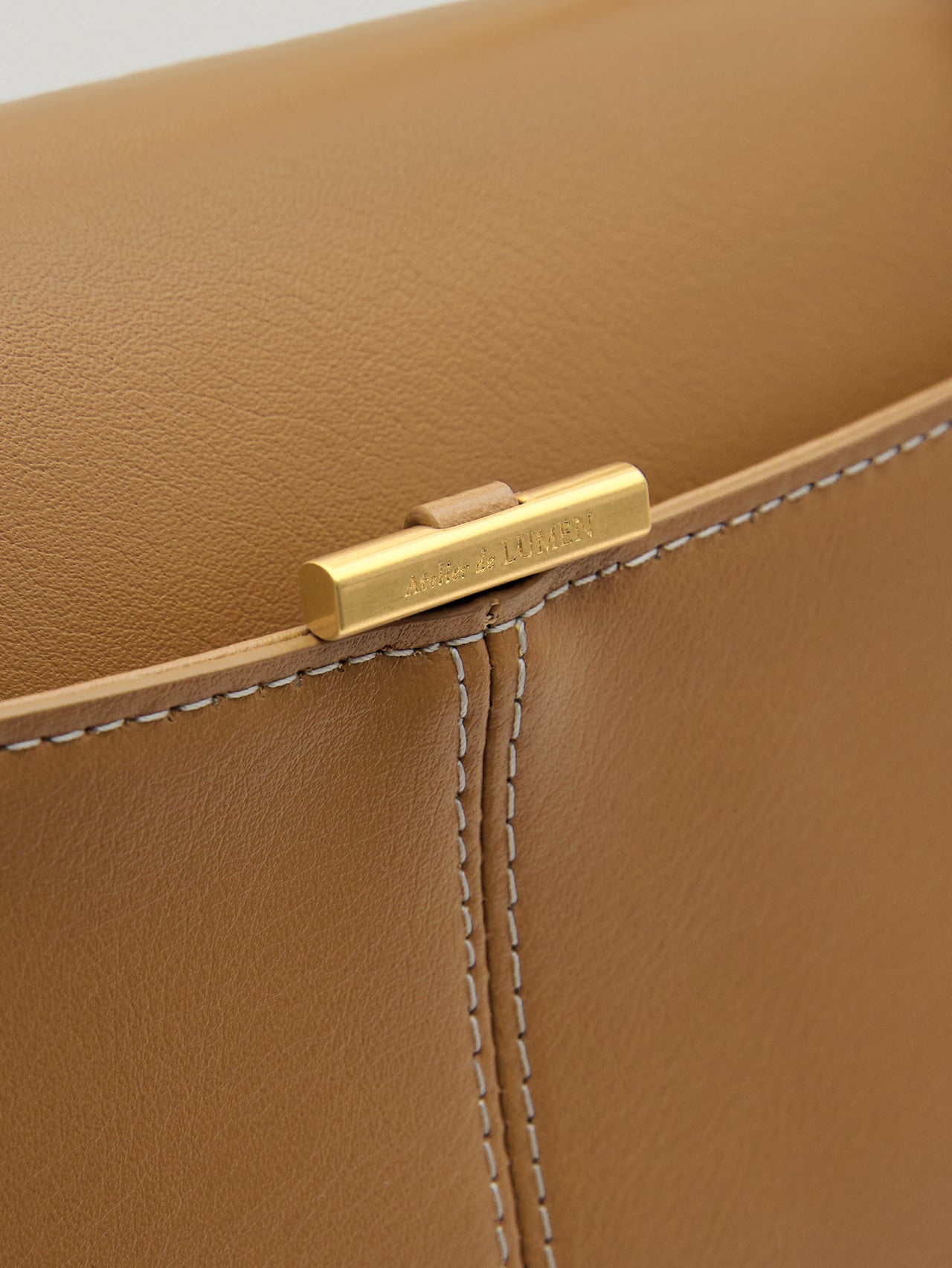 PANIER FLAP BAG tan brown