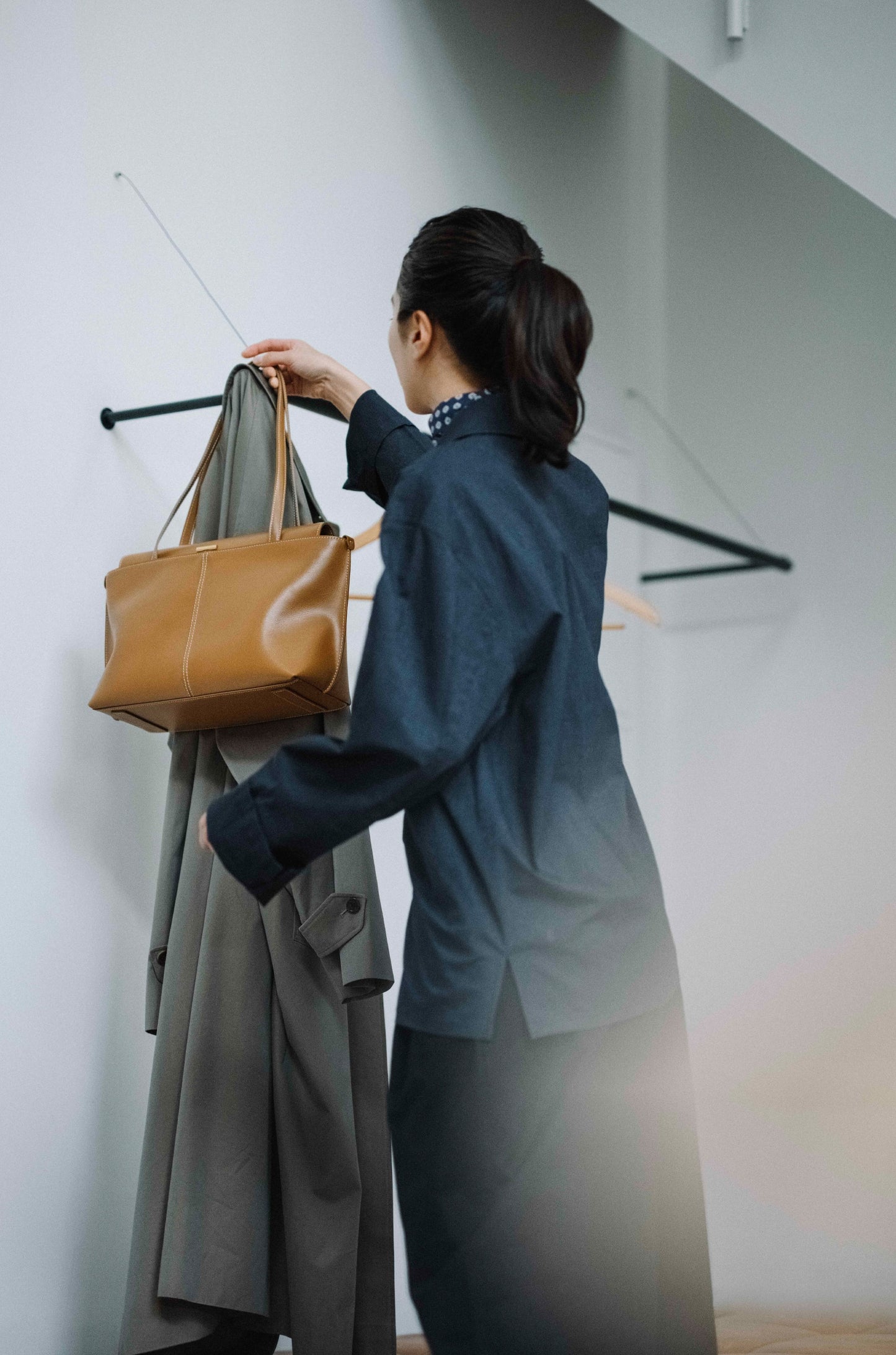 PANIER FLAP BAG tan brown