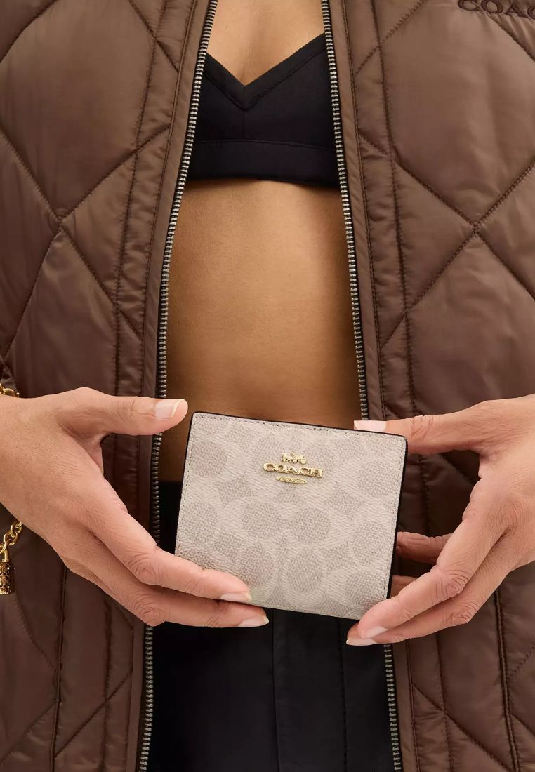 Snap Wallet In Signature Canvas Gold Sand Chalk