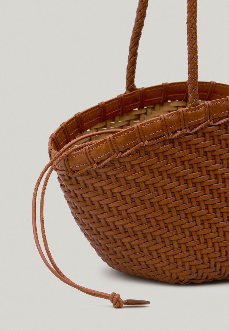 TWIG BASKET SHOULDER BAG dried tan