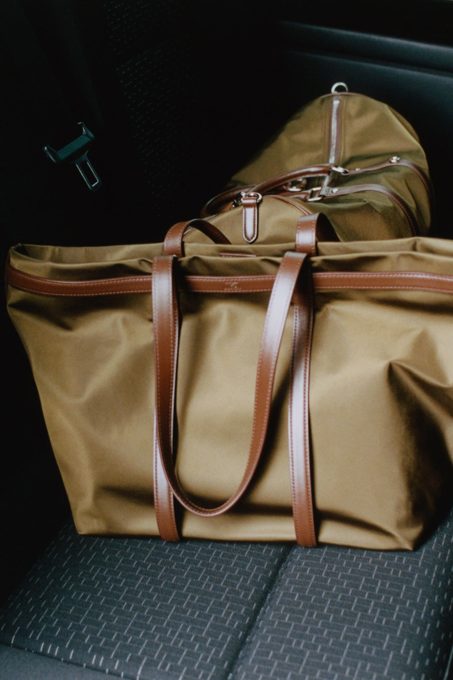 VOYAGE SHOPPER BAG khaki brown