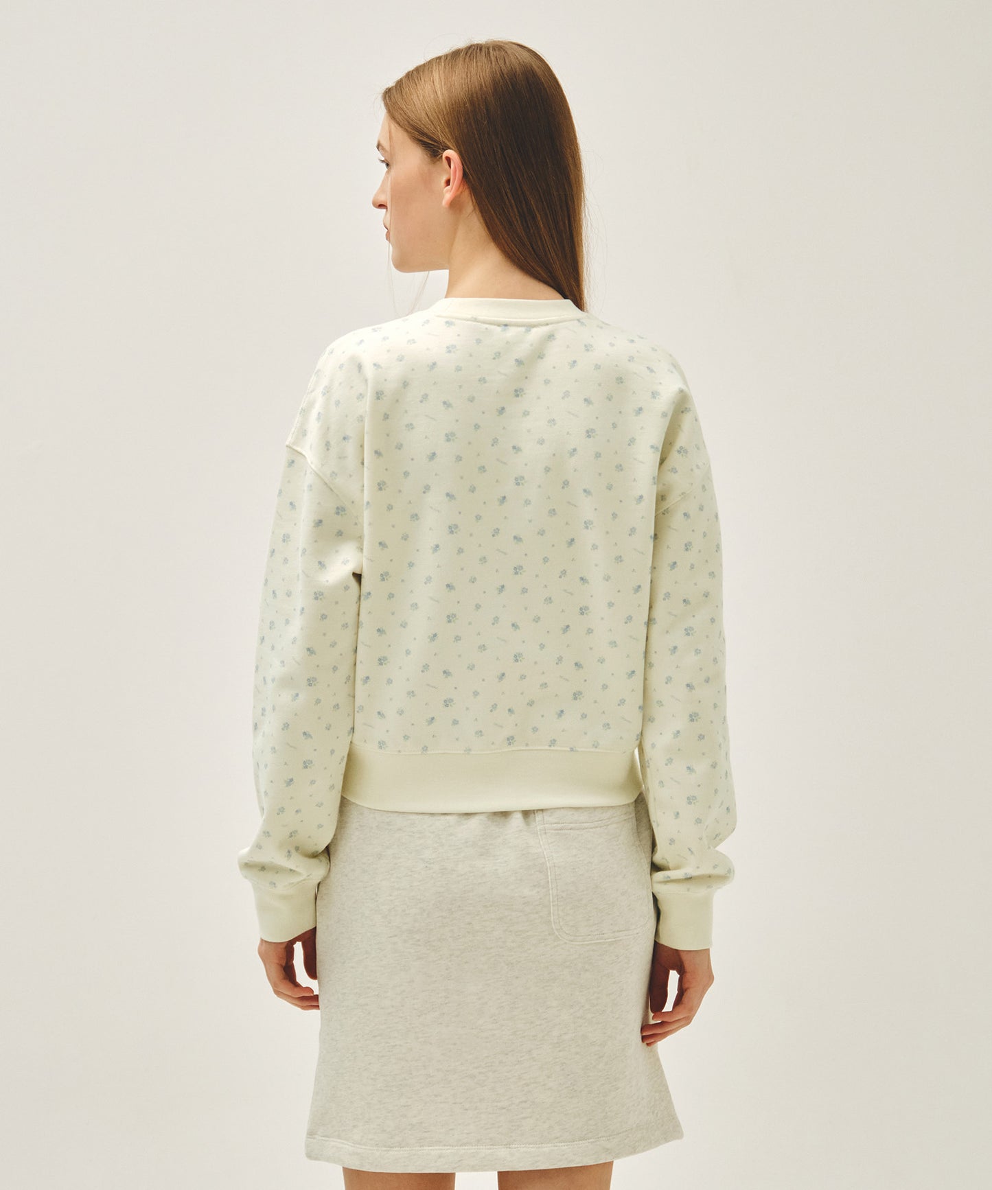 W CLASSIC LOGO CROP SWEATSHIRT flower