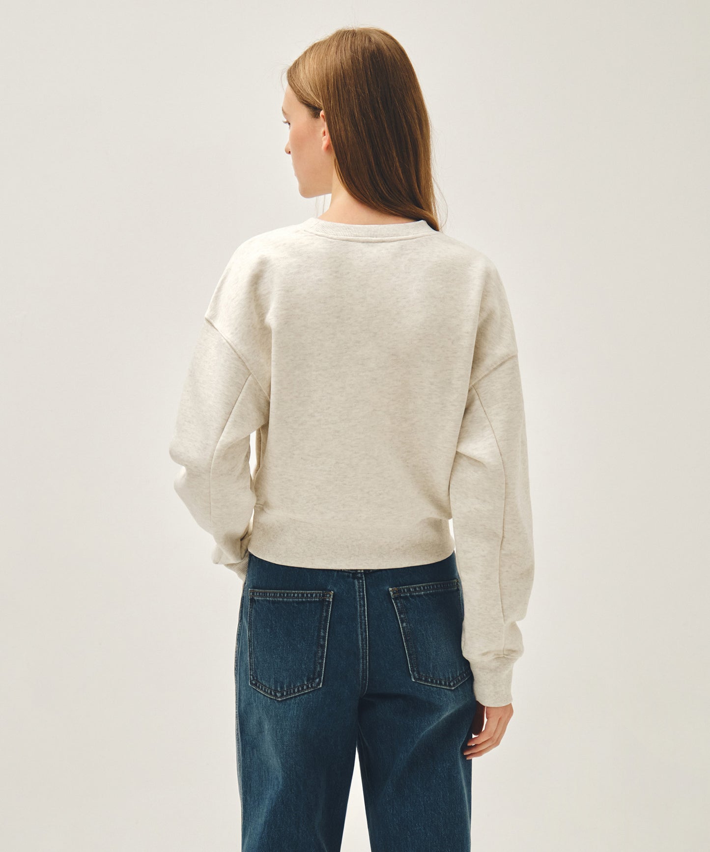 W FLOWER CLASSIC LOGO CROP SWEATSHIRT oatmeal