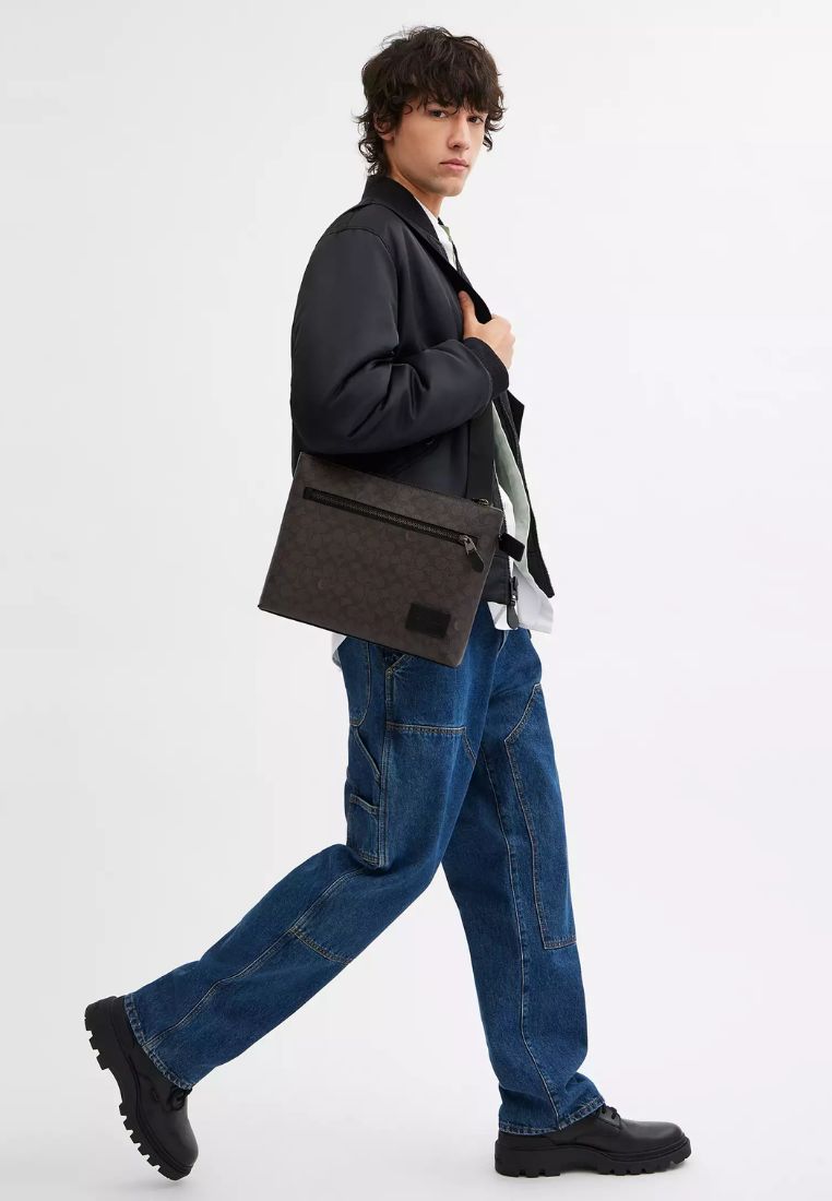 Carrier Zip Crossbody Bag In Signature Canvas Walnut Black