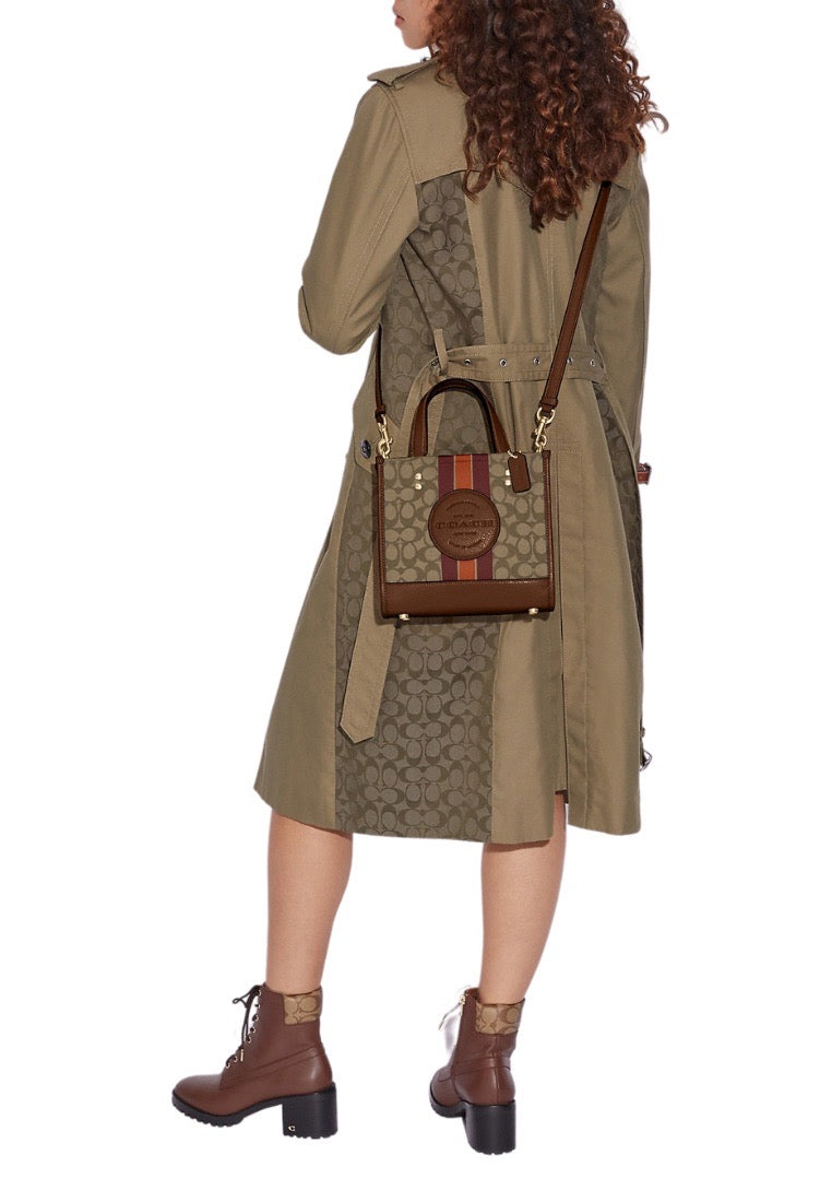 Signature Jacquard Dempsey Tote 22 Saddle Multi