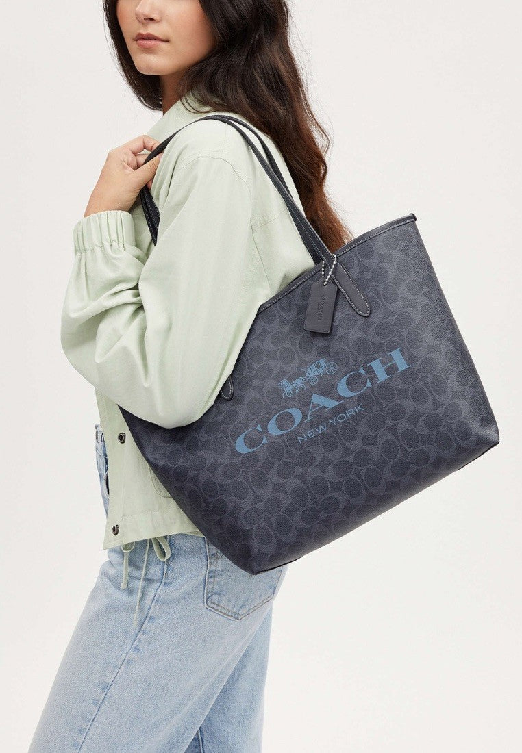 City Tote Bag In Signature Canvas Midnight Navy