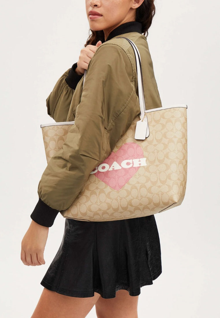 City Tote In Signature Canvas With Heart Print
