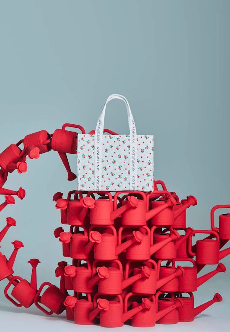 Bloom Of Strawberry Box Tote