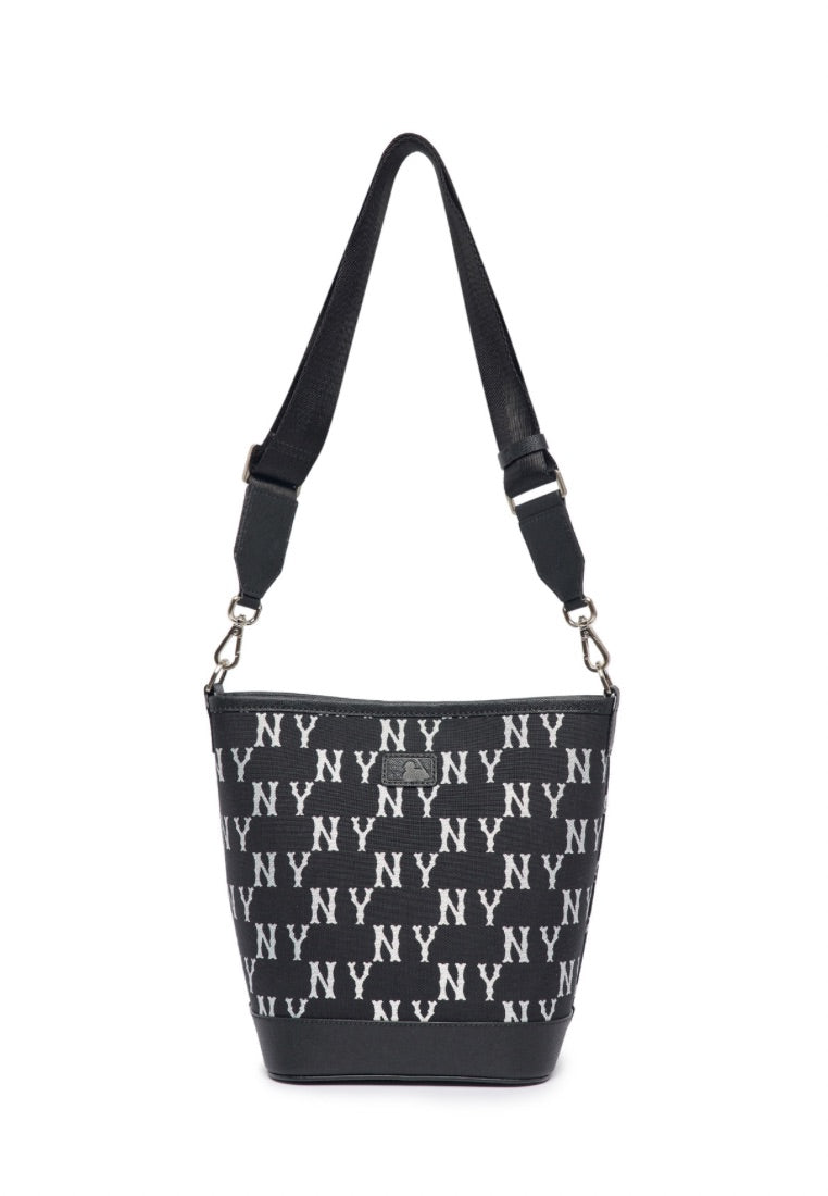 Big Classic MONOGRAM Jacquard New Bucket Bag NEW YORK YANKEES black