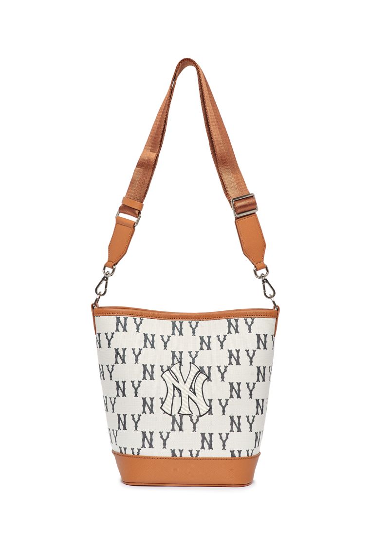 Big Classic MONOGRAM Jacquard New Bucket Bag NEW YORK YANKEES cream