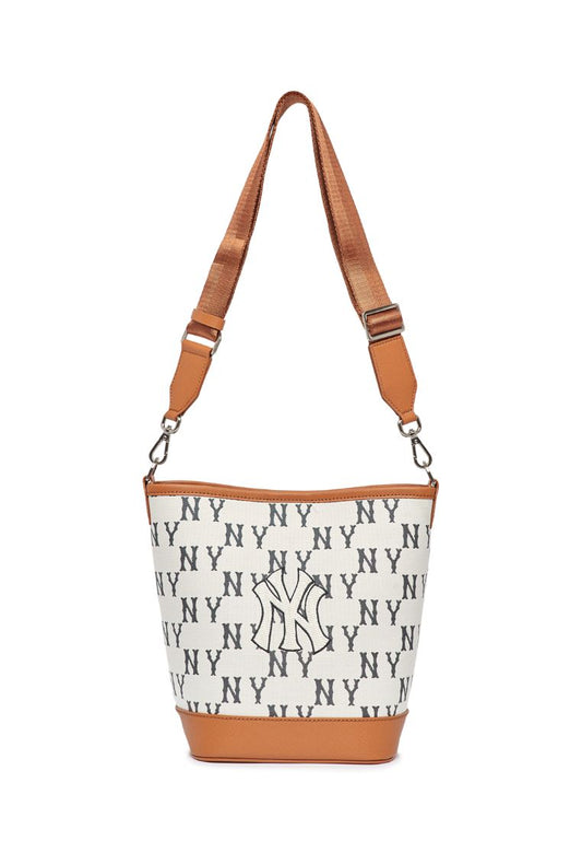 Big Classic MONOGRAM Jacquard New Bucket Bag NEW YORK YANKEES cream