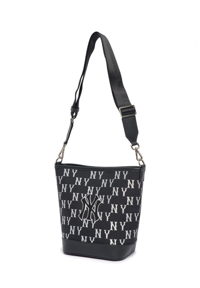 Big Classic MONOGRAM Jacquard New Bucket Bag NEW YORK YANKEES black