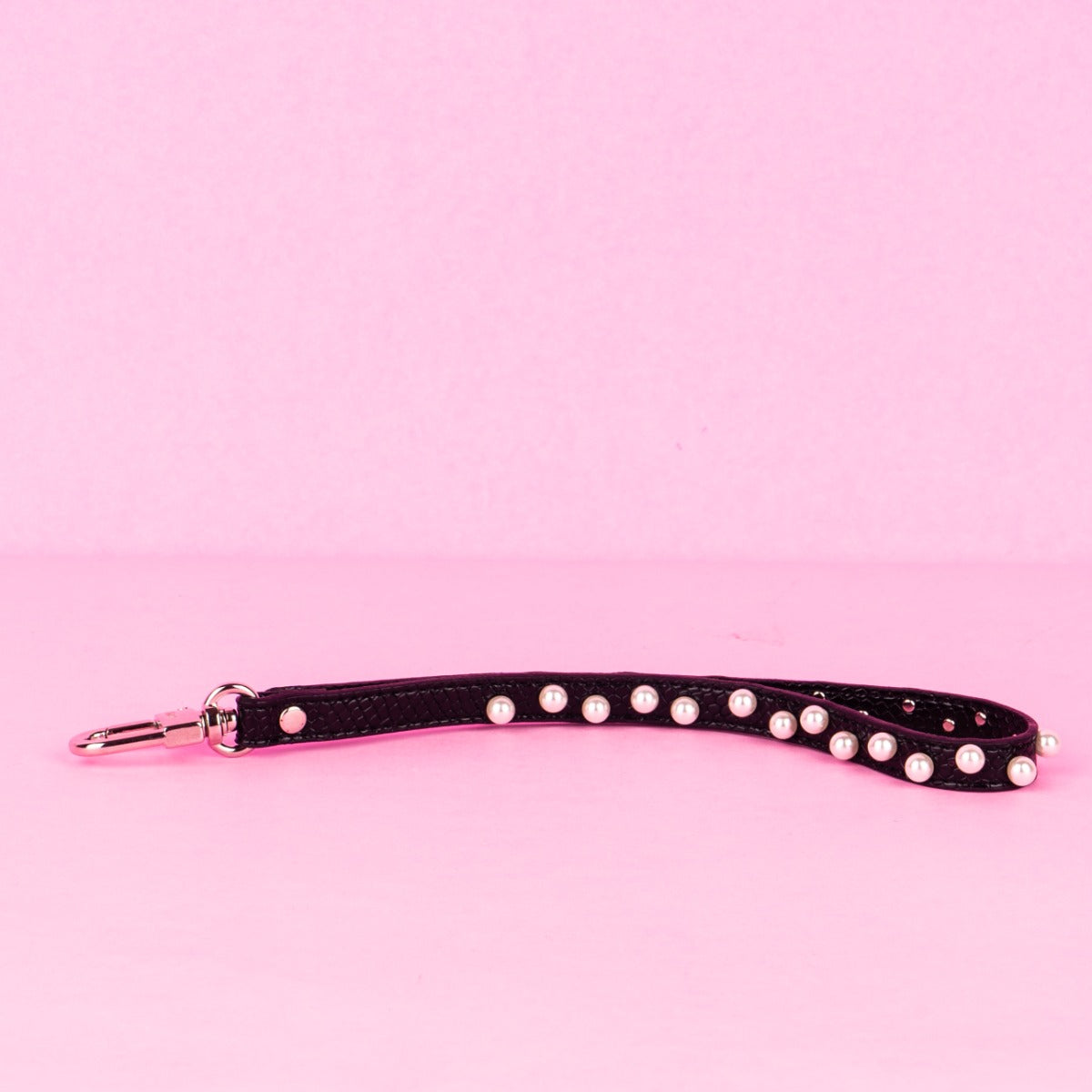 Small Pearl Handstrap Black