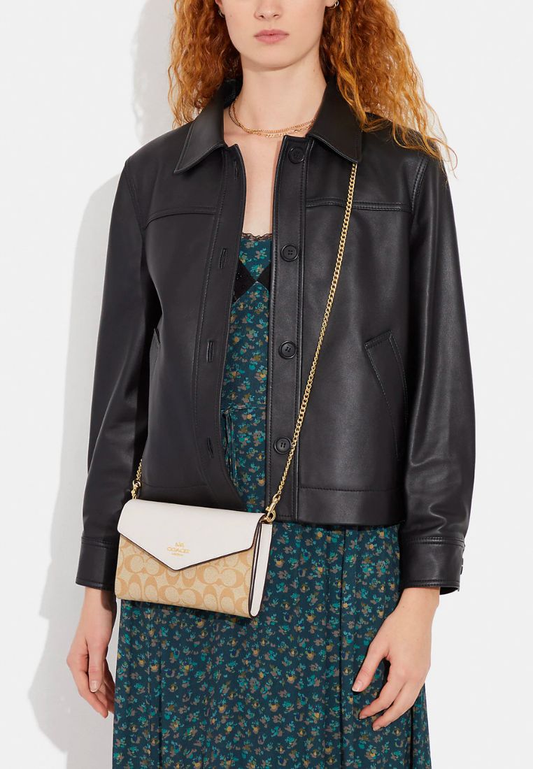 Envelope Clutch Crossbody In Signature Canvas Light Khaki Chalk