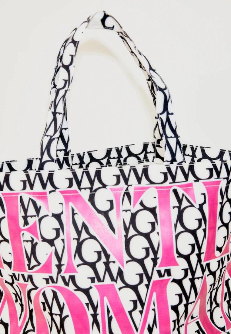 Olden Days Tote Bag Black