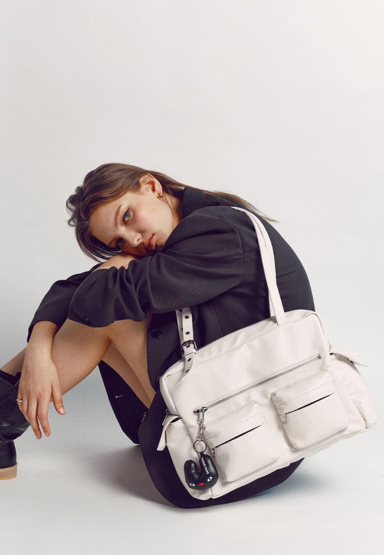 Pocket Utility Bag L Nappa Ivory