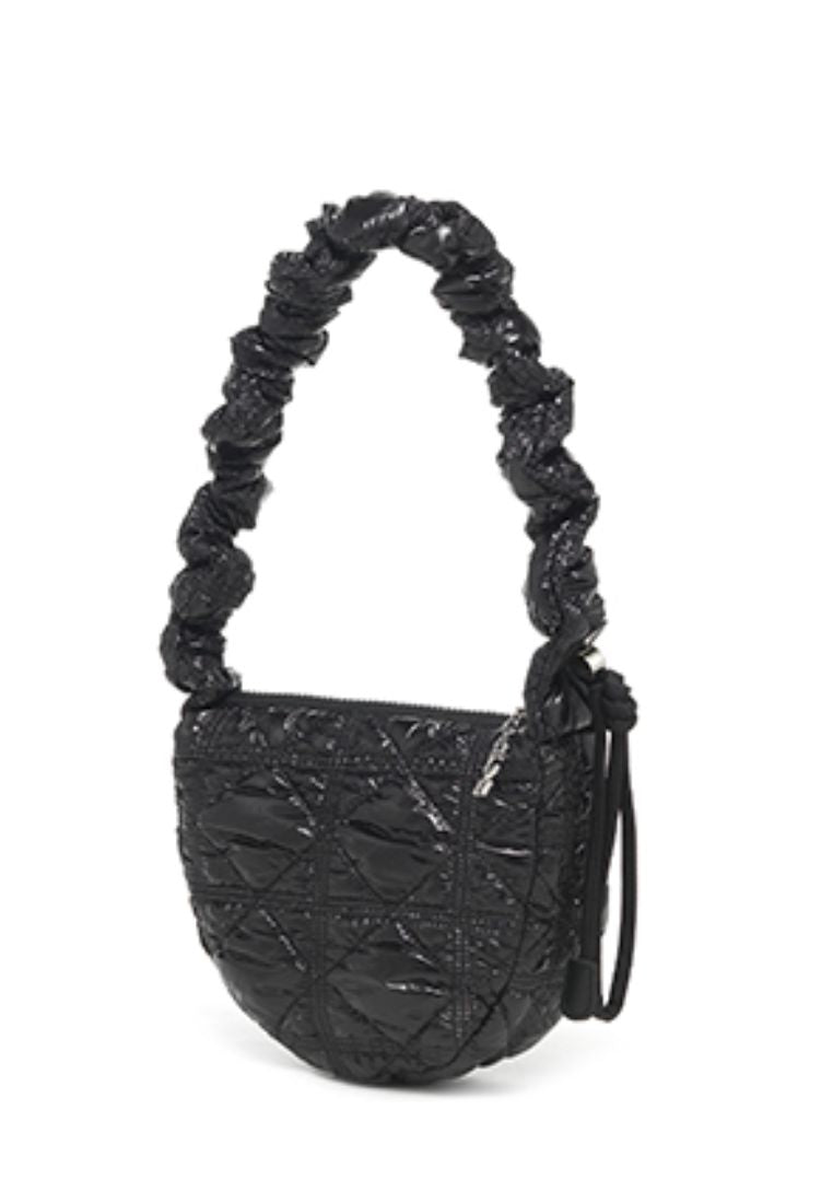 Poing Black