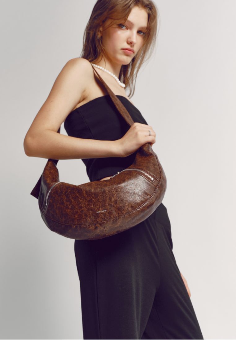 Apple Sling Bag M Savage Brown