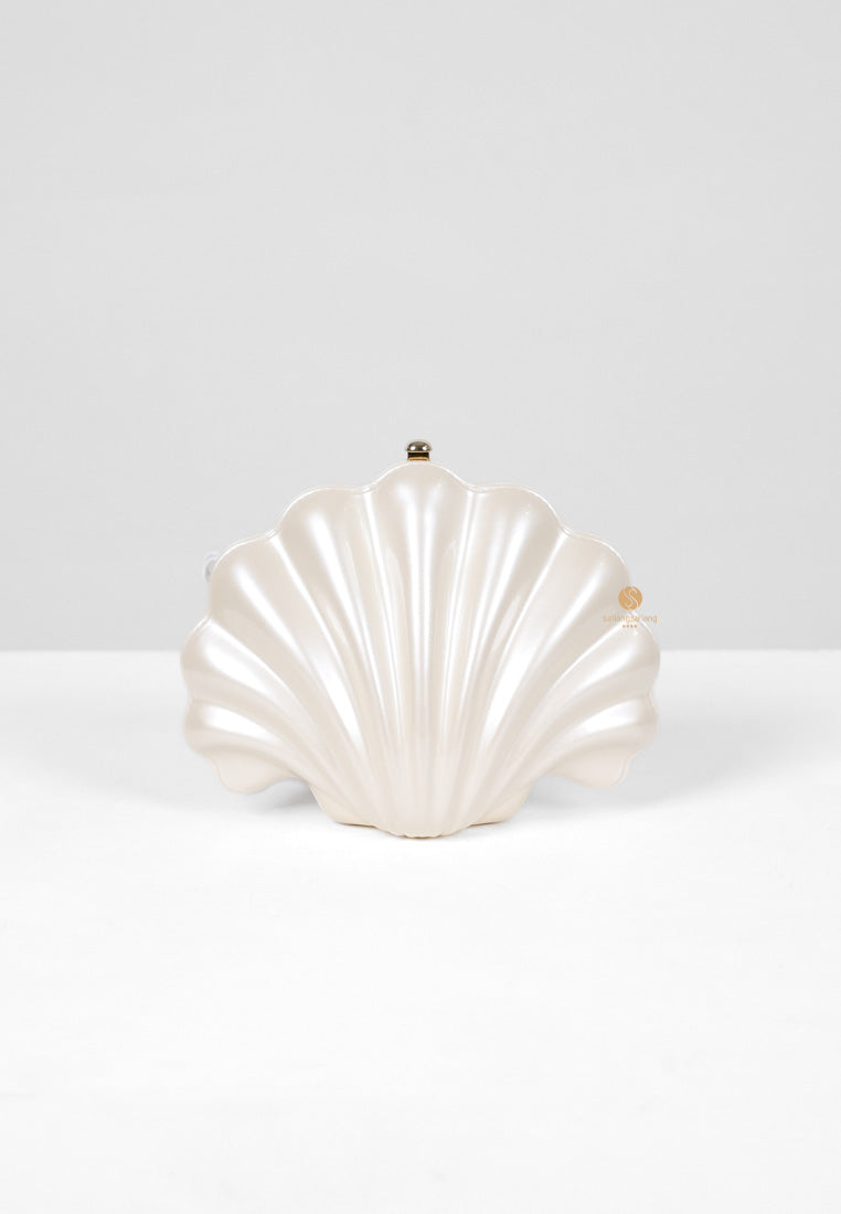 [DEFECT SALE 378] Maisie Shell Clutch - Ivory