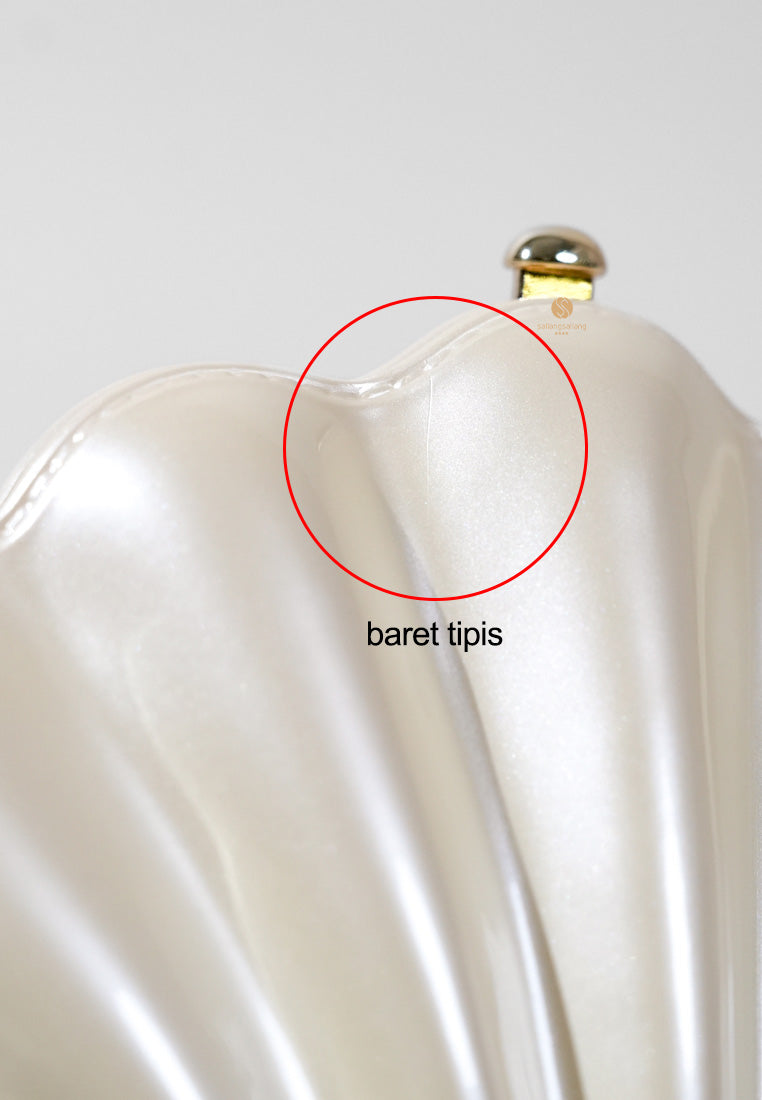 [DEFECT SALE 378] Maisie Shell Clutch - Ivory