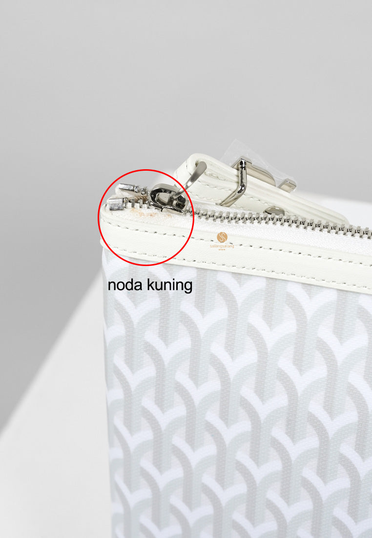 [DEFECT SALE 381] DT CLUTCH BAG WHITE