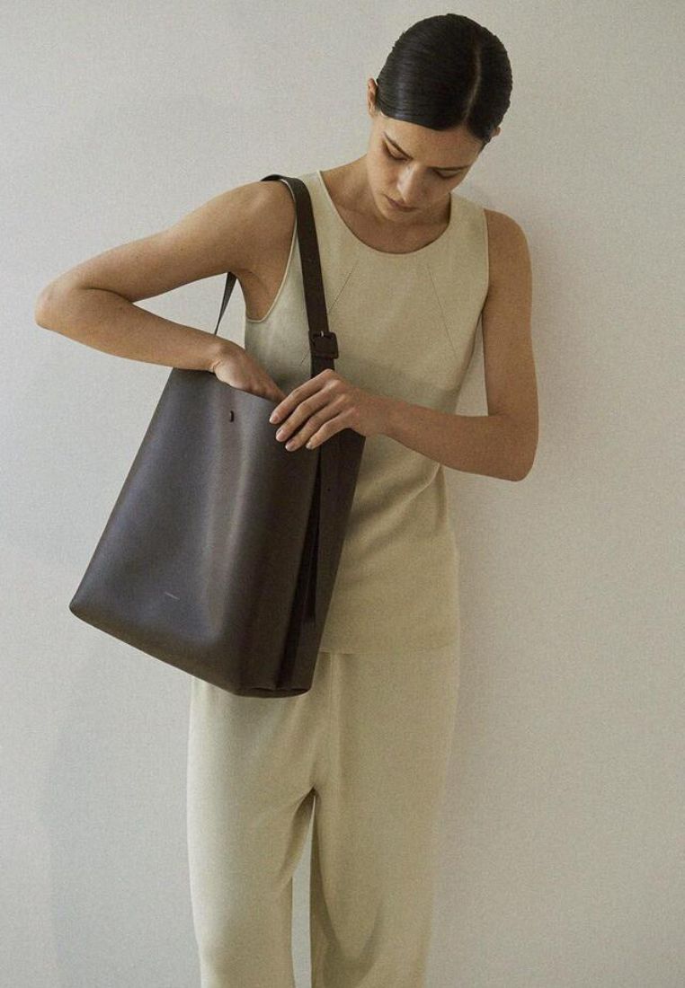 R.ARC Bucket Bag L Dark Brown